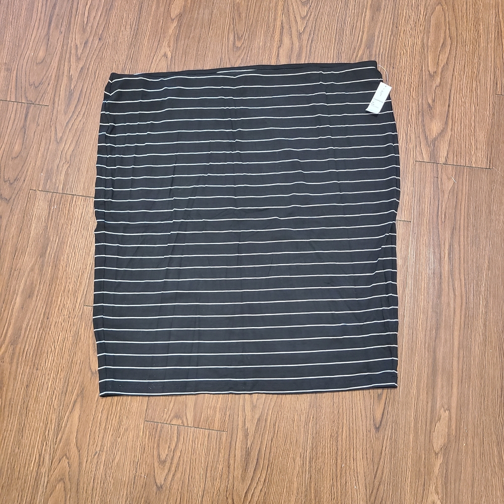 Old Navy Black Pencil Skirt with White Stripes